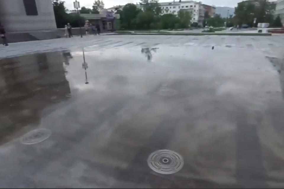 «Непроходимое болото» на месте фонтана – читинцы о Театральной площади