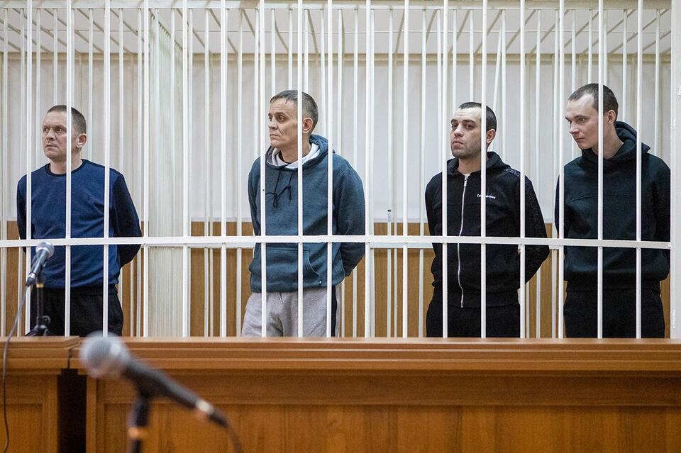 Четверым членам ОПГ из Краснокаменска продлили арест