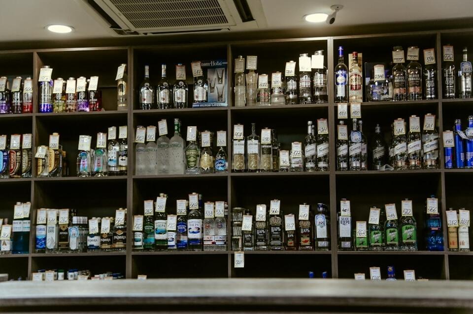 В России хотят запретить продажу алкоголя в пластиковой таре