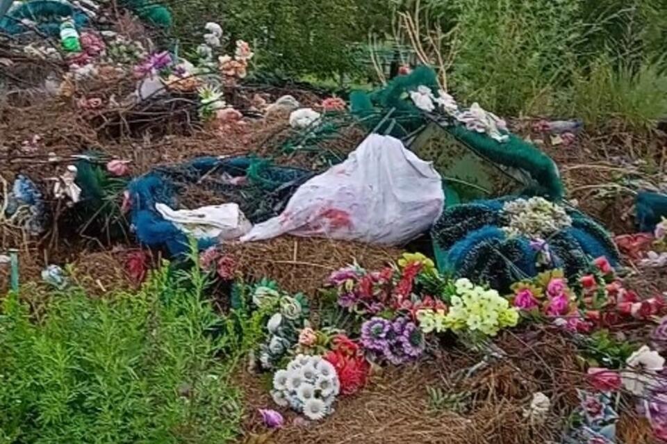 Кладбище в Шилке зарастает стихийными свалками