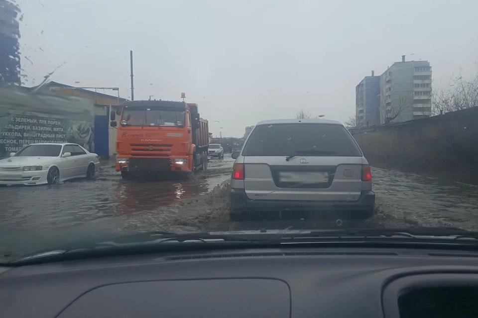 Улицу Лазо снова затопило в Чите после одного дня дождей