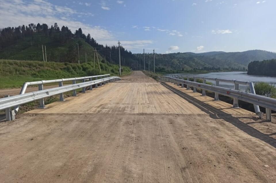 Обрушенный мост в Петровск-Забайкальском районе восстановили спустя год