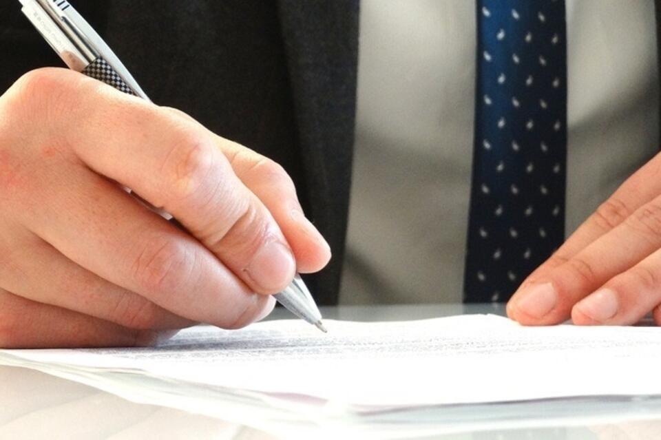 Займы под залог – разбираем условия оформления