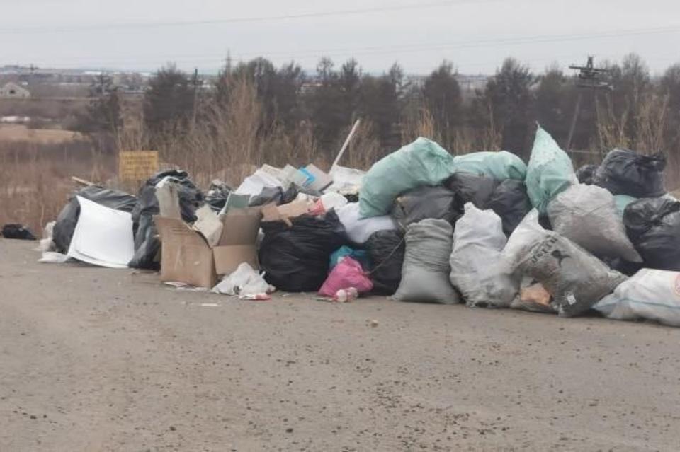 Пограничный Соловьевск засыпан мусором, но «Олерон+» подает иски в суд на жителей