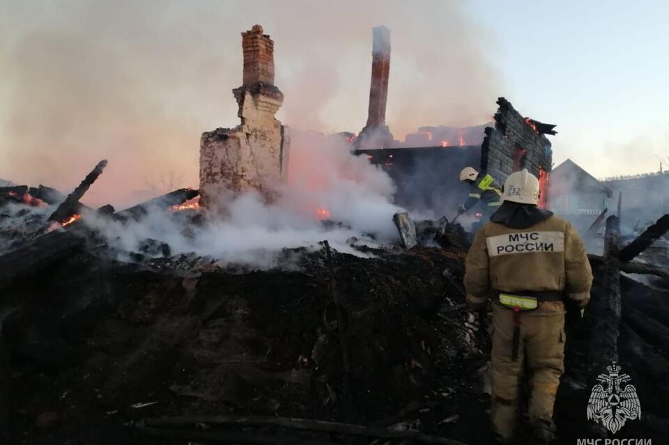 Трое детей погибли в страшном пожаре