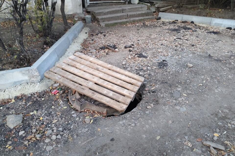 «Всё разбомблено» - жители Читы о благоустройстве двора на Нечаева