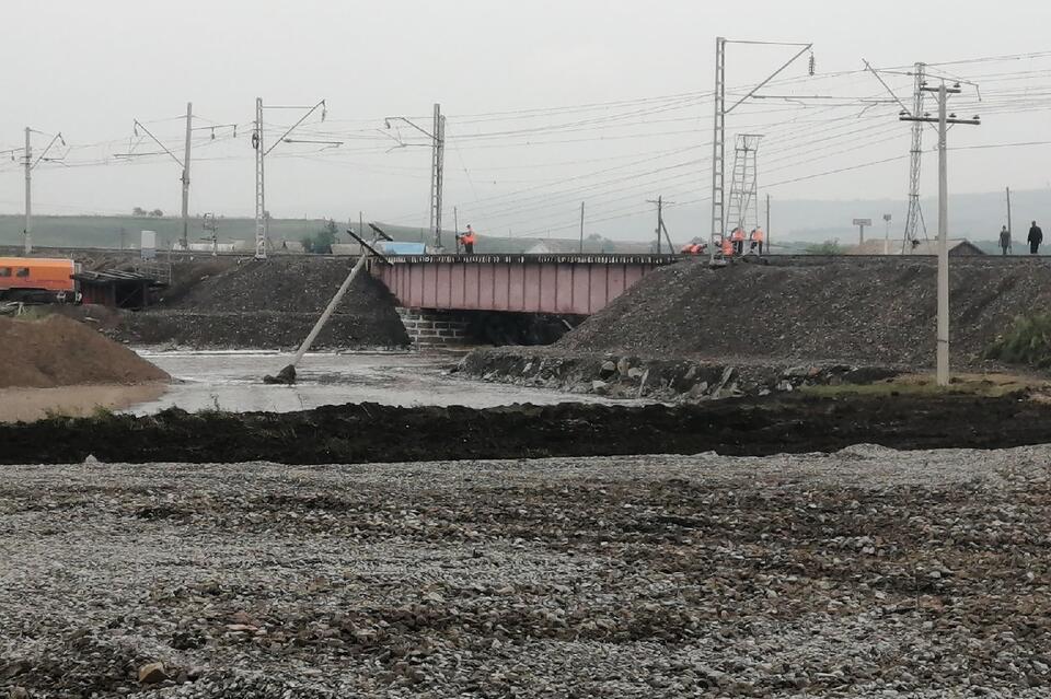 Сотрудник ЗабЖД рассказал о моменте обрушения моста через реку Ареда  23 июля