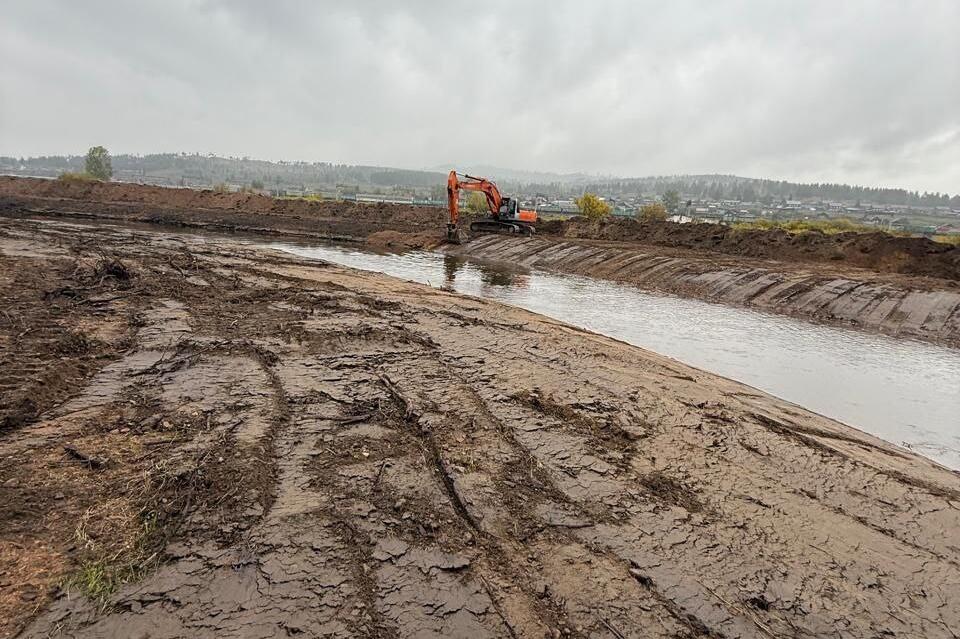 В Дарасуне началась расчистка и углубление реки Крестовая