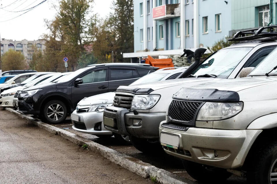 В России предложили штрафовать водителей за выброшенный из машины мусор