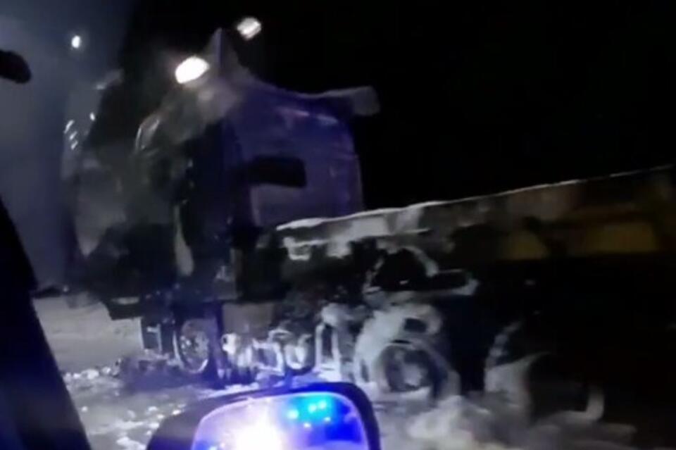 Фура сгорела на Объездном шоссе