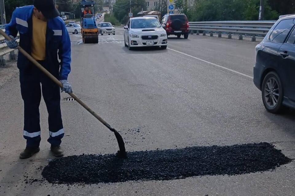 Ямочный ремонт продолжается в Чите