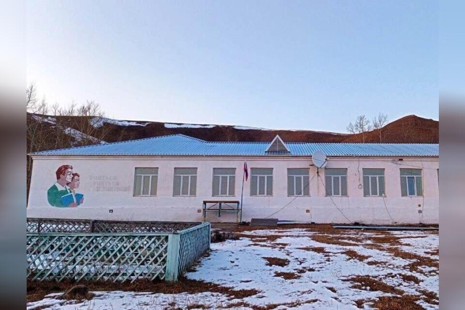 54-летнюю школу села Усть-Наринзор капитально отремонтируют