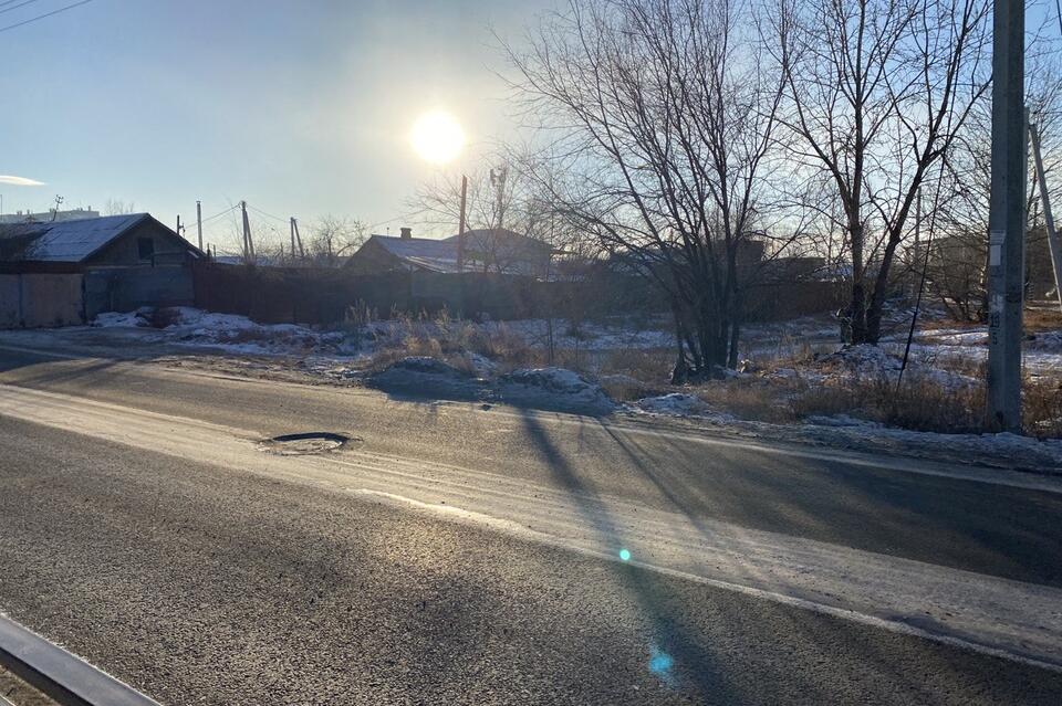 «Просел асфальт и провалились люки»: результат ремонта дороги