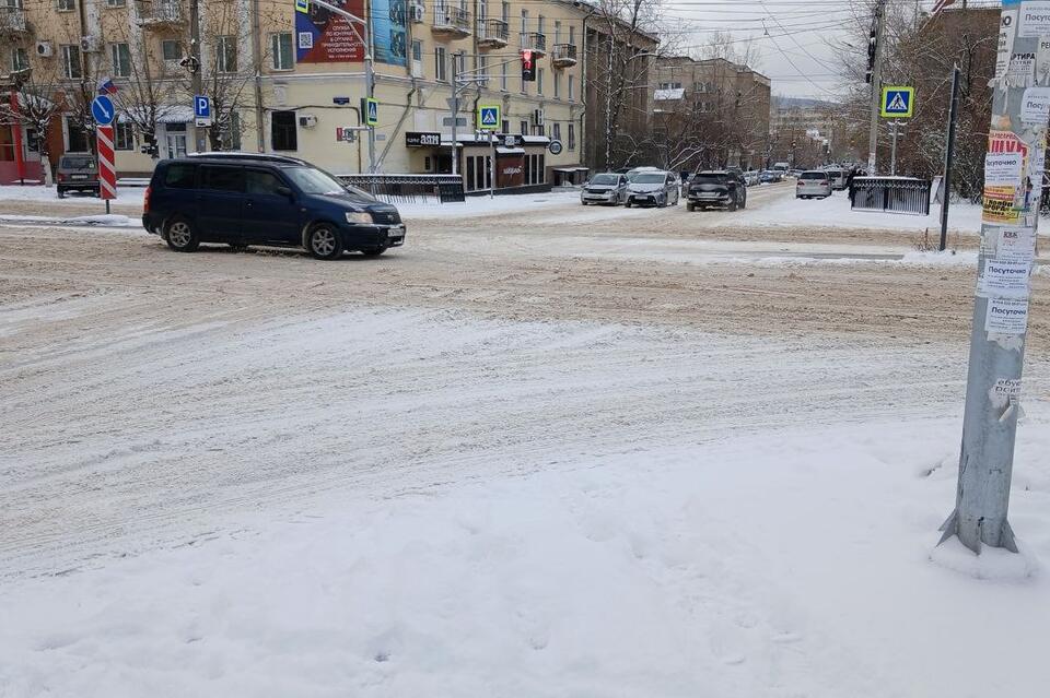 Очевидцы: переходить дороги в Чите опасно и сложно