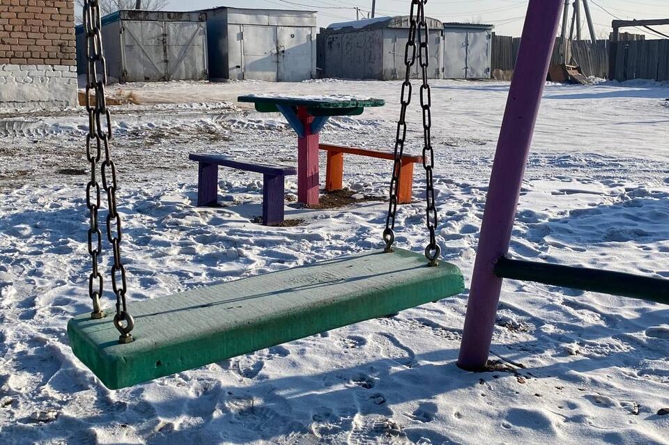 Жительница Забайкалья отсудила полмиллиона рублей за травму дочери на детской площадке