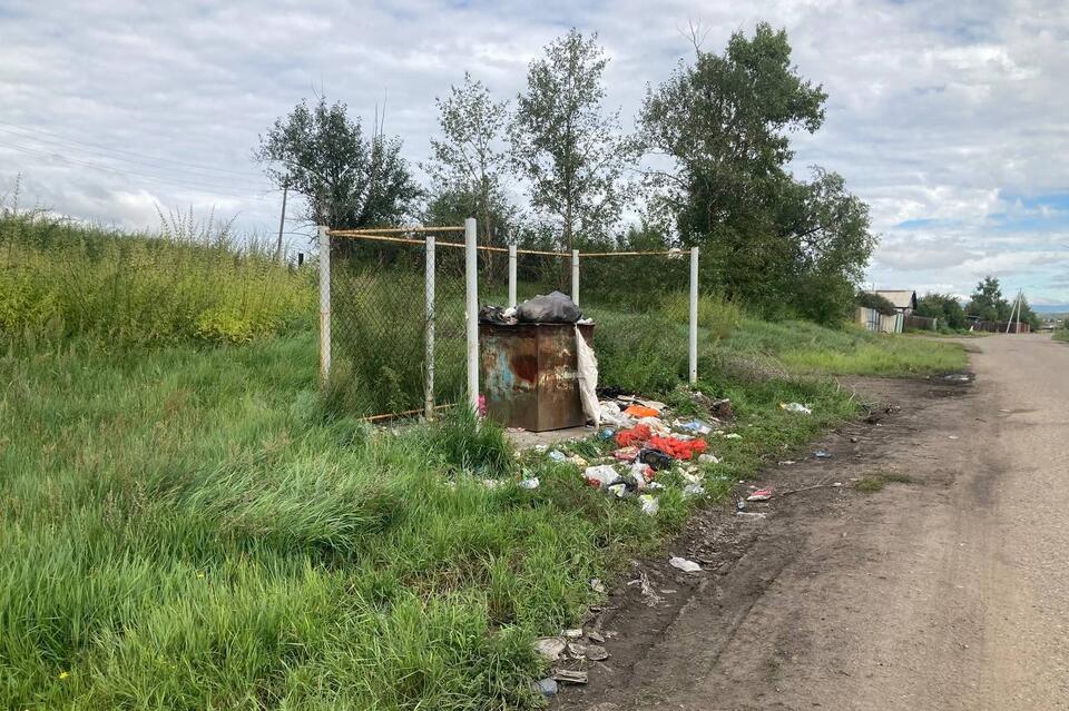 Жители поселка Наклонный - мусор вывозим сами, а деньги регоператору всё равно платим