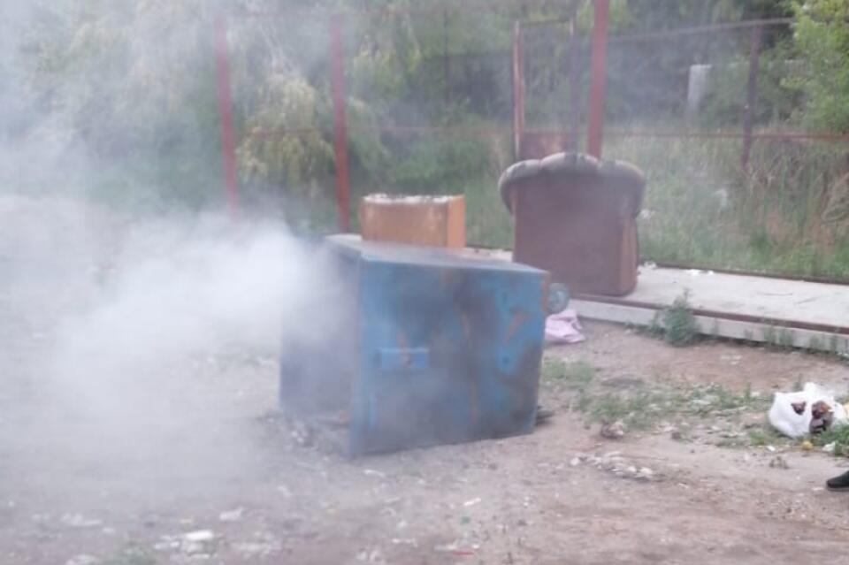 Неизвестные подожгли мусорные контейнеры в Чите
