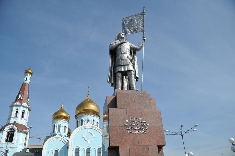 Городская  Дума решила судьбу земли, где стоит памятник Александру Невскому