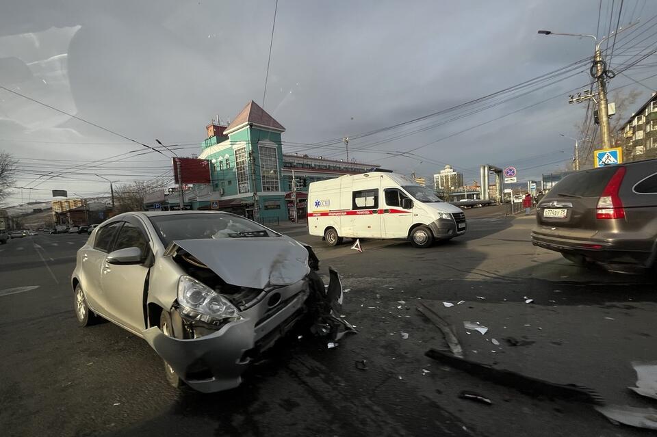 В центре Читы произошло ДТП