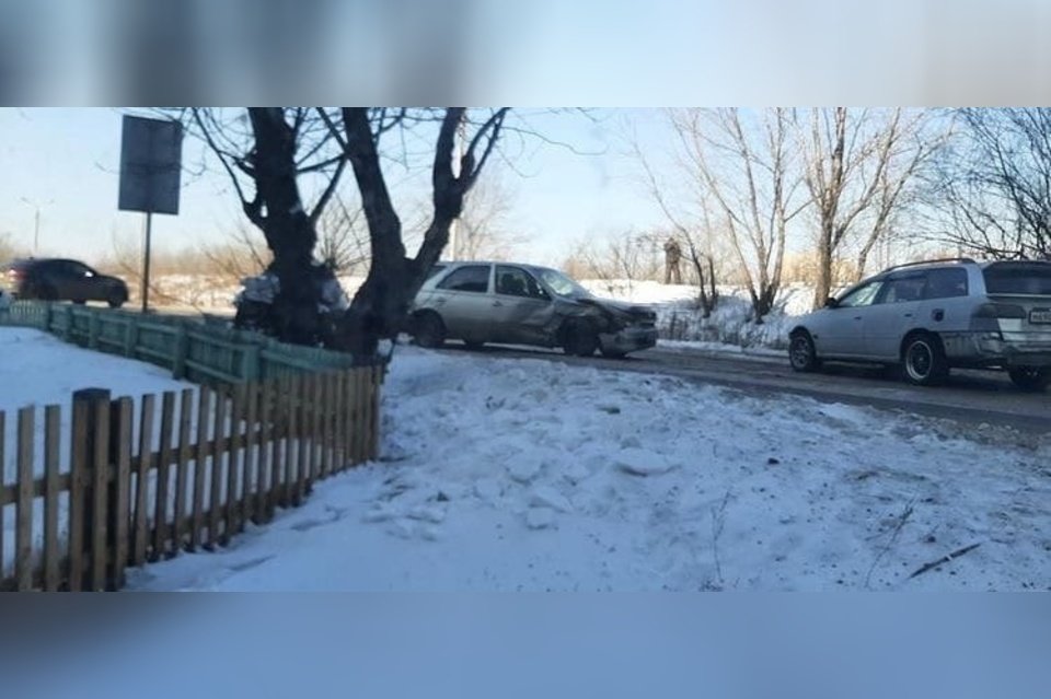 Две иномарки столкнулись на набережной в 1 микрорайоне Читы