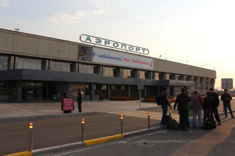 В РФ продлили запреты на полеты в 11 аэропортов до 13 мая
