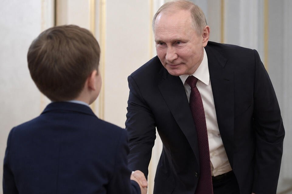 Школьник из Бурятии дважды встретился с Путиным и получил личное обещание