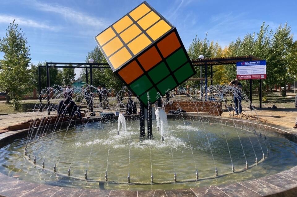 Гигантский кубик Рубика появился в парке поселка Могойтуй