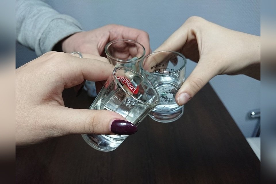 Россияне стали употреблять больше водки в 2020 году