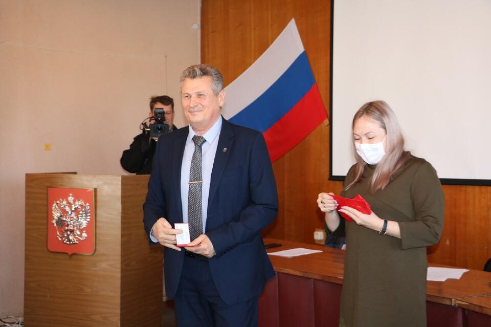 Скандально известный экс-глава Краснокаменского района стал председателем Совета депутатов