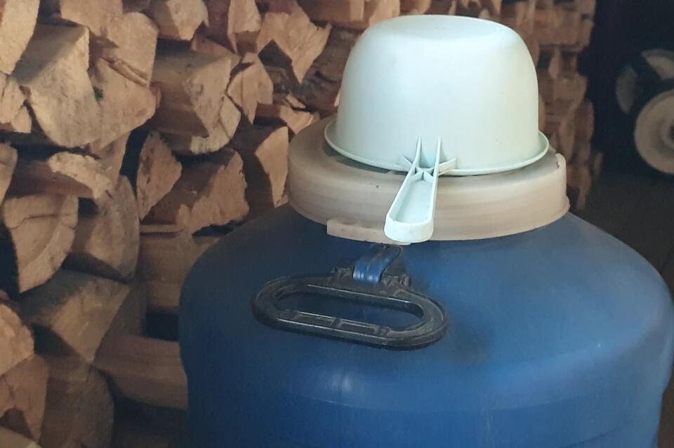 В поселок Заречный привозят грязную воду