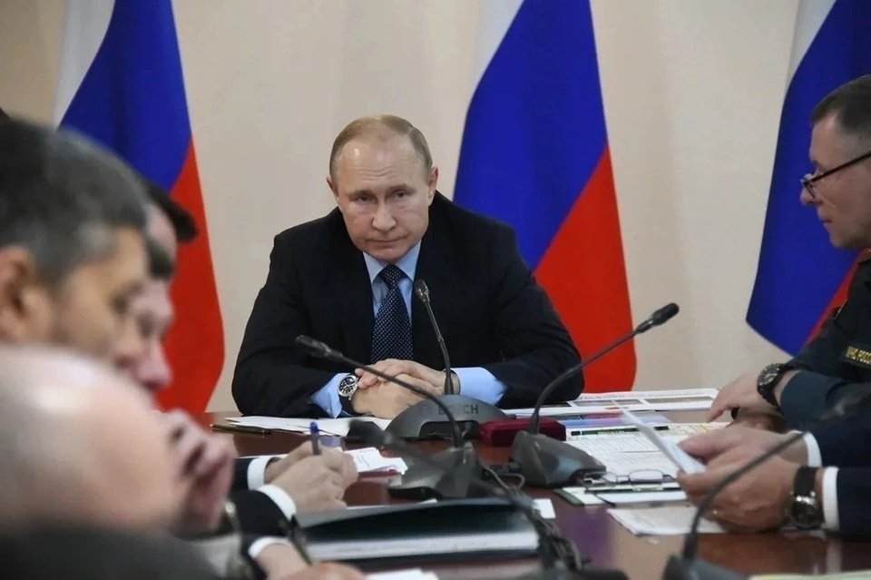 Владимир Путин объявил нерабочие дни в России с 30 октября по 7 ноября