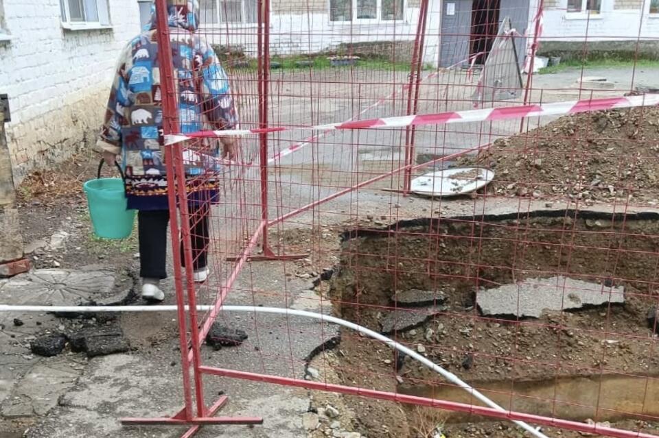 ТГК-14 оставили двор раскопанным