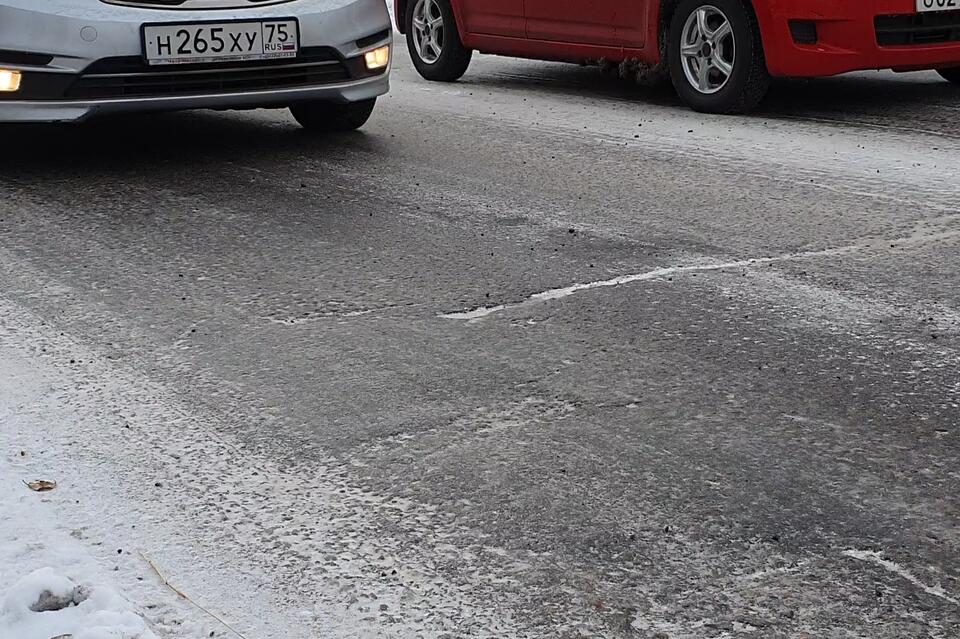 Женщина поскользнулась в центре Читы и попала в больницу