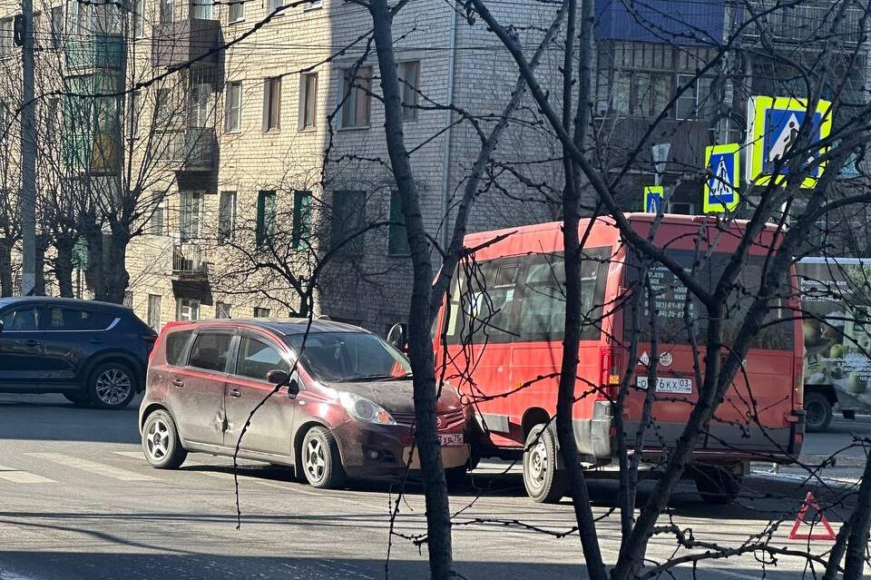 Тройное ДТП произошло на перекрёстке в центре Читы