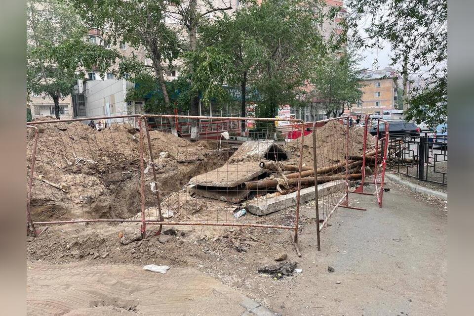 Раскопанный двор мешает жителям мкр. Северный