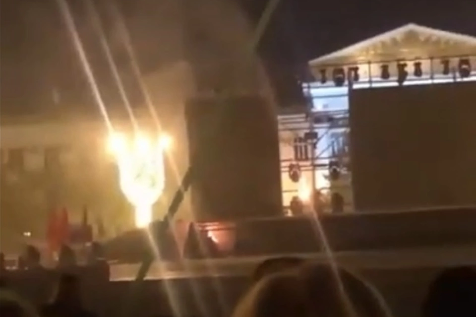 Аппаратура воспламенилась на центральной площади Читы во время концерта