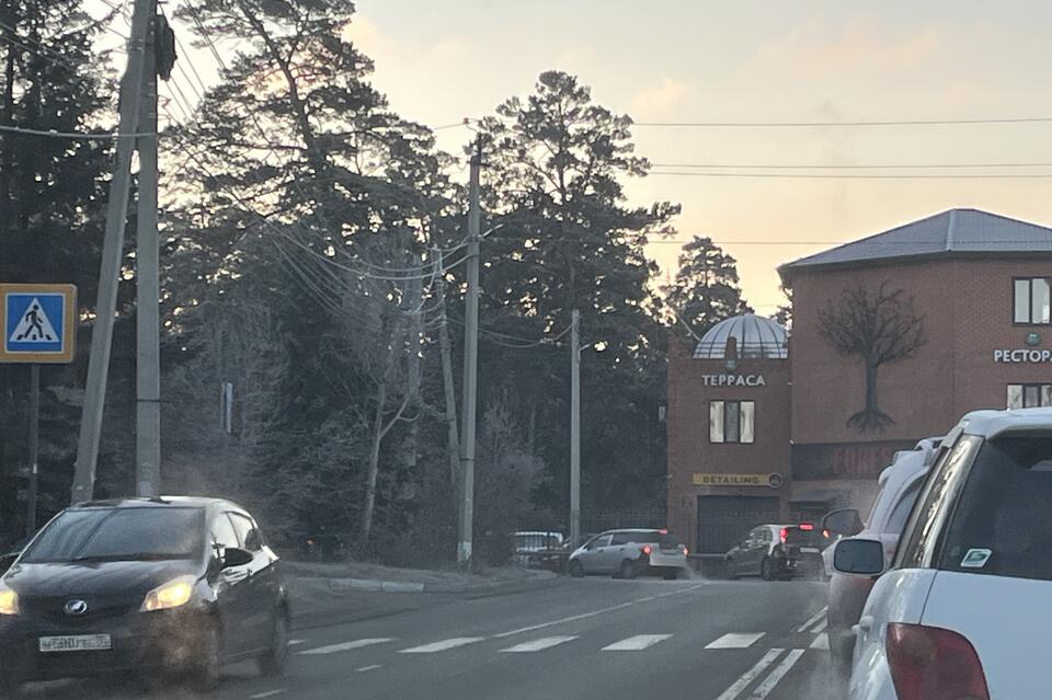 Огромная пробка образовалась на улице Виля Липатова