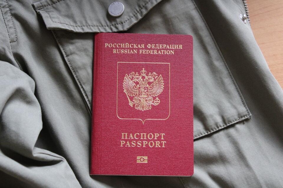 Стоит ли поднять возраст для покупки алкоголя и получения прав до 21 года? — итоги опроса ZAB.RU