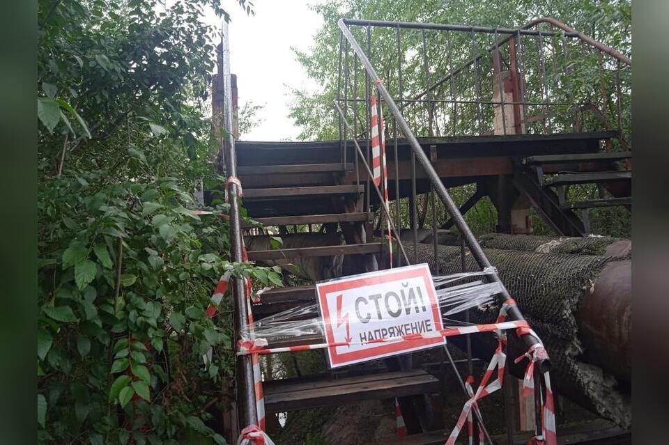 Мост на Аянской перекрыли из-за угрозы обрушения