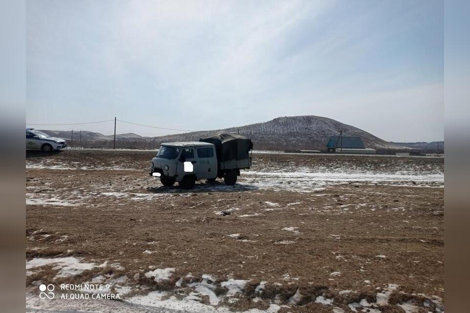 Водитель «УАЗика» не справился с управлением и перевернулся