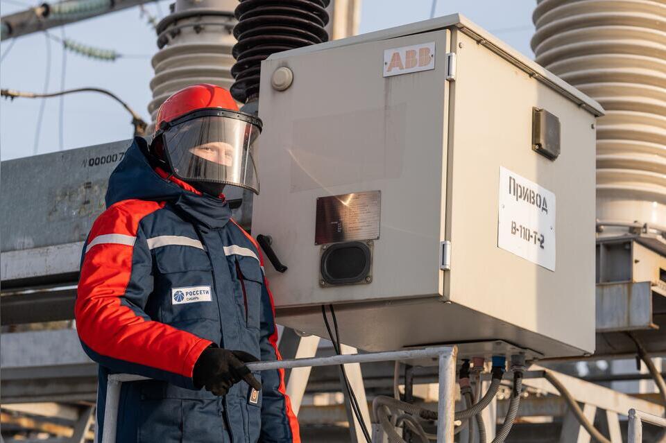 Новые объекты образования и здравоохранения подключили «Россети Сибирь» к электросетям