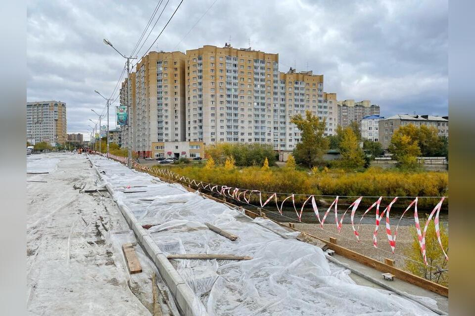 Открыть движение на мосту по Богомягкова обещают в середине октября