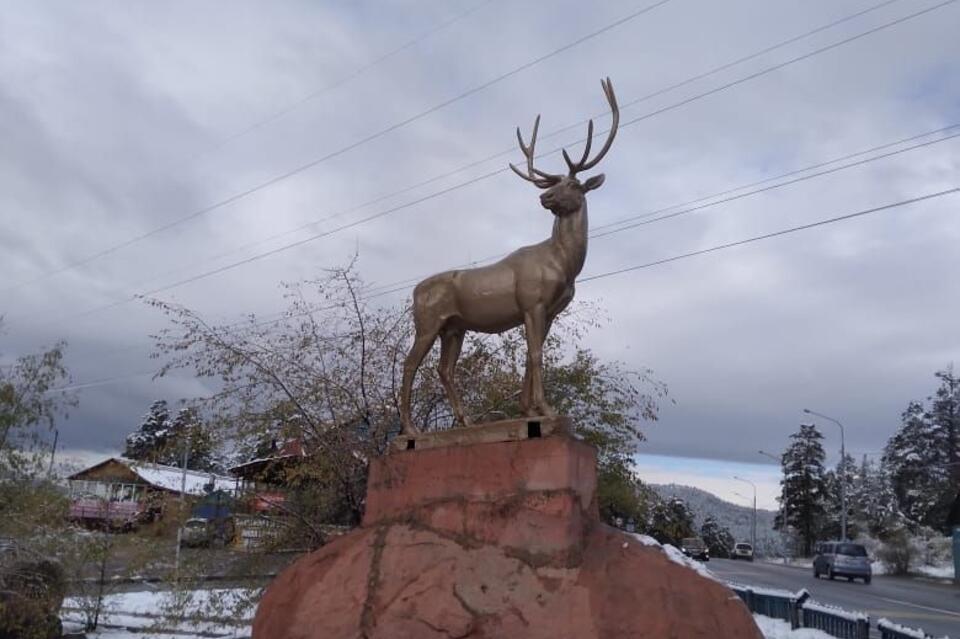 Скульптуру оленя вернули на постамент