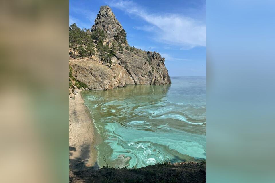 Странные зеленые пятна замечены на Байкале