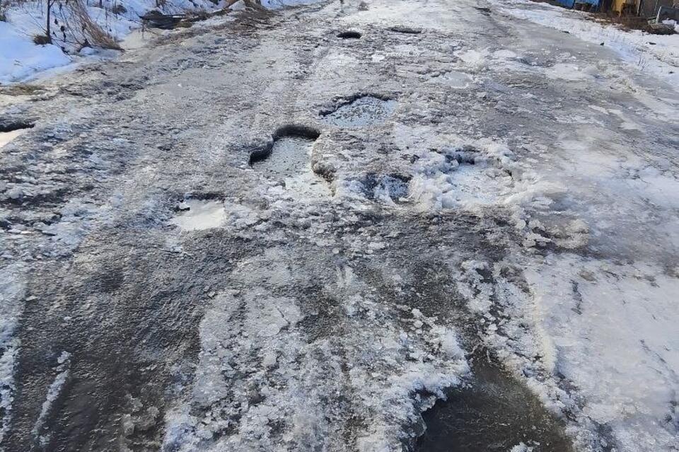 Улица в Могоче превратилась в каток