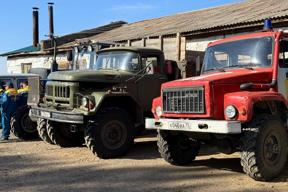 Губернатор поручил ускорить ремонт техники для тушения лесных пожаров