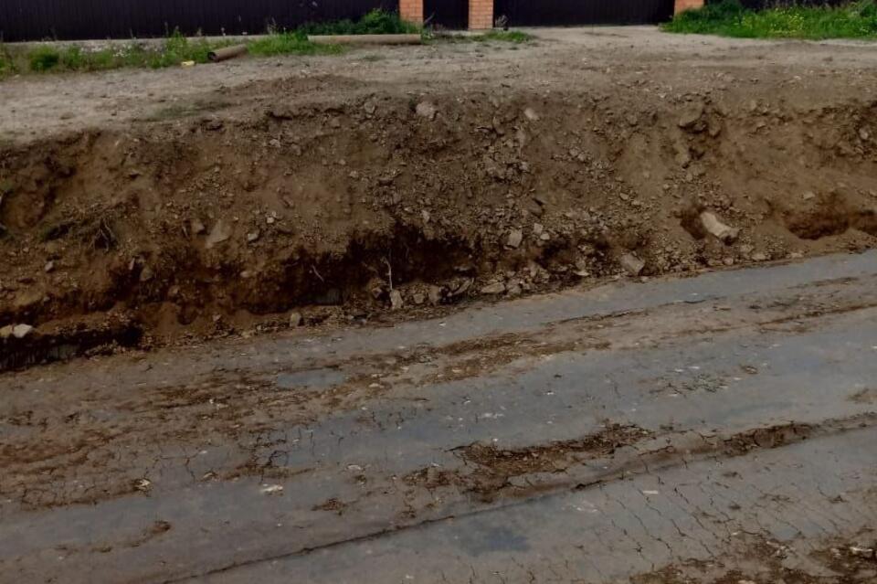 Строительство дороги в Черёмушках оставило жителей без выезда из домов