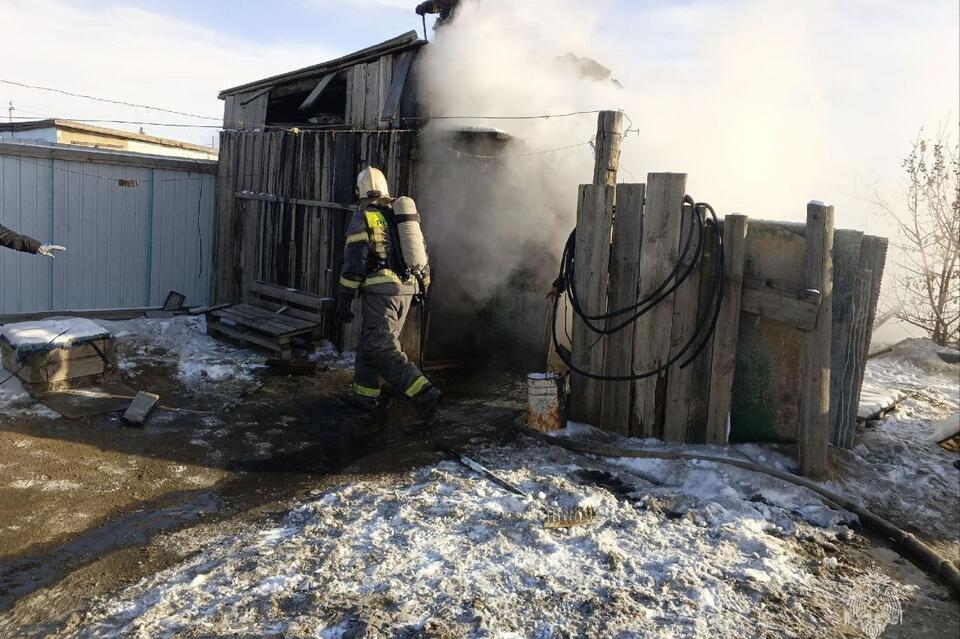 Девять пожаров бань произошло в регионе за неделю