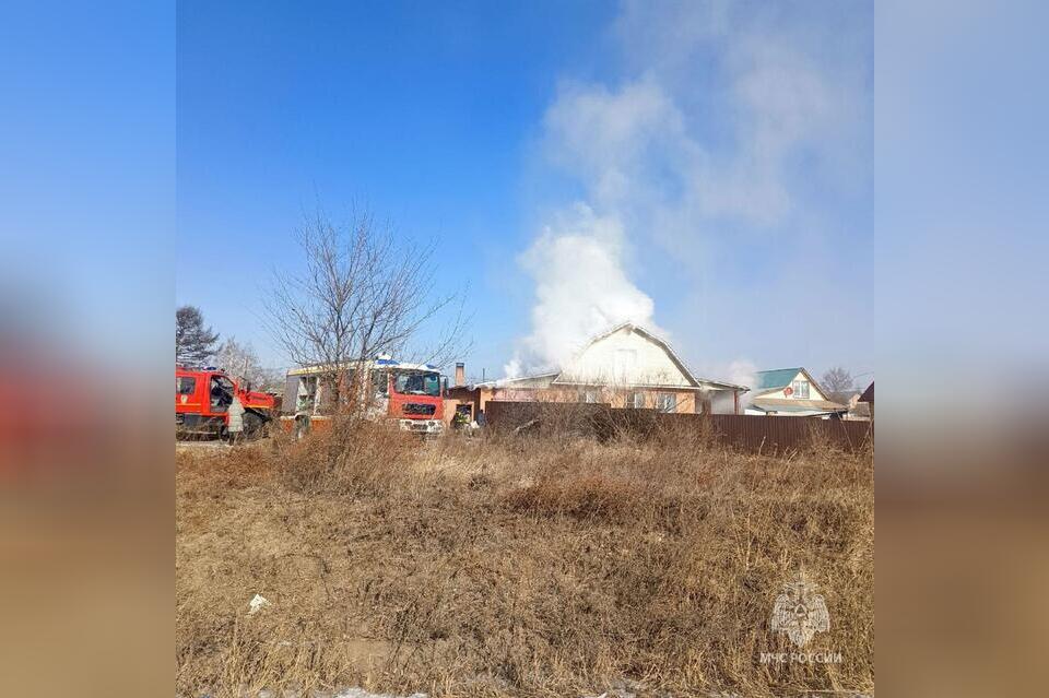В дачном поселке Читы вспыхнул пожар