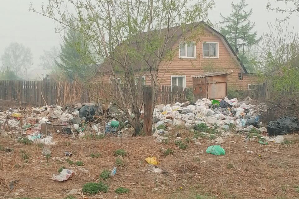 Стихийную свалку выявили в поселке Восточный